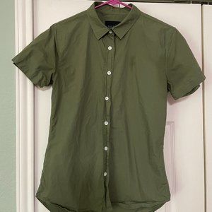 Wildfang Essential Short Sleeve Oxford Button Up in Olive - XS